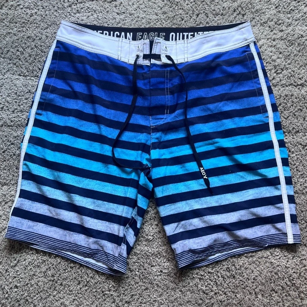 American Eagle Mens Blue Striped Swim Trunks Size Medium‎